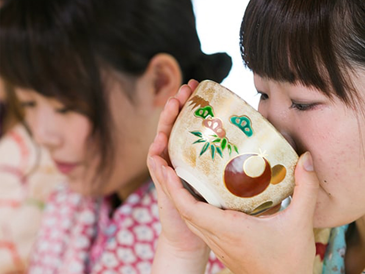 抹茶体験の様子
